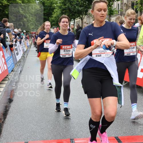 14.06.2026 - REWE Women's Run Strokosch-Dieckow http://msf.ph/oto/9782190 14.06.2026 09:59:45 Ziel 10088, 10190, 10264, 10279, 10280, 10405, 10542, 10567, 10664, 10721, 10858, 11005, 11221, 11275 meine-sportfotos.de