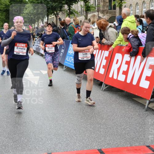 14.06.2026 - REWE Women's Run Strokosch-Dieckow http://msf.ph/oto/9782381 14.06.2026 10:01:03 Ziel 10162, 10188, 10454, 10594, 10613, 10637, 10805, 11483 meine-sportfotos.de