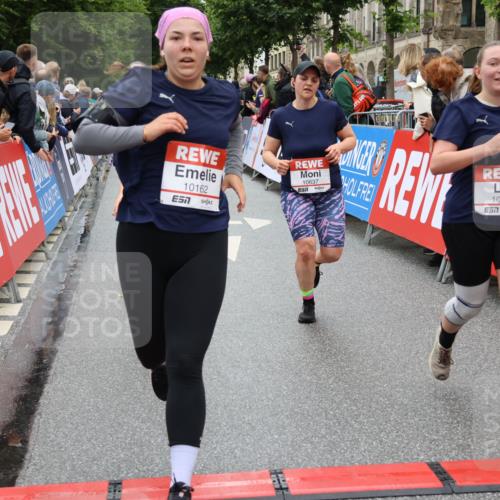 14.06.2026 - REWE Women's Run Strokosch-Dieckow http://msf.ph/oto/9782422 14.06.2026 10:01:04 Ziel 10162, 10188, 10393, 10454, 10594, 10613, 10637, 10663, 10805, 11104, 11483 meine-sportfotos.de