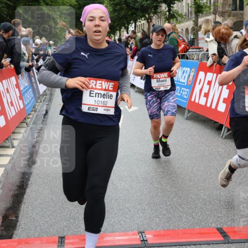 14.06.2026 - REWE Women's Run Strokosch-Dieckow http://msf.ph/oto/9782434 14.06.2026 10:01:04 Ziel 10162, 10188, 10393, 10454, 10594, 10613, 10637, 10663, 10805, 11104, 11483 meine-sportfotos.de