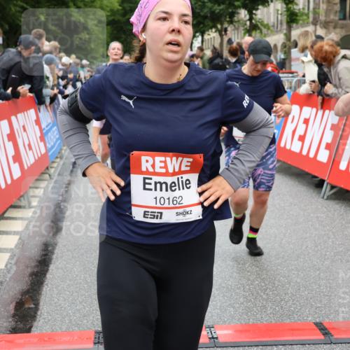 14.06.2026 - REWE Women's Run Strokosch-Dieckow http://msf.ph/oto/9782479 14.06.2026 10:01:04 Ziel 10162, 10188, 10393, 10454, 10594, 10613, 10637, 10663, 10805, 11104, 11483 meine-sportfotos.de