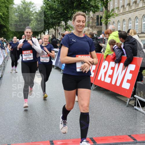 14.06.2026 - REWE Women's Run Strokosch-Dieckow http://msf.ph/oto/9782499 14.06.2026 10:01:08 Ziel 10162, 10188, 10204, 10370, 10393, 10522, 10576, 10594, 10613, 10637, 10663, 10805, 11104, 11150, 11334, 11440, 11472, 11483 meine-sportfotos.de