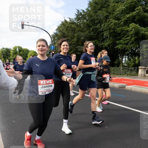 14.06.2026 - REWE Women's Run Michael Strokosch http://msf.ph/oto/9782547 14.06.2026 09:13:43 Laufen 11044, 1045, 571 meine-sportfotos.de