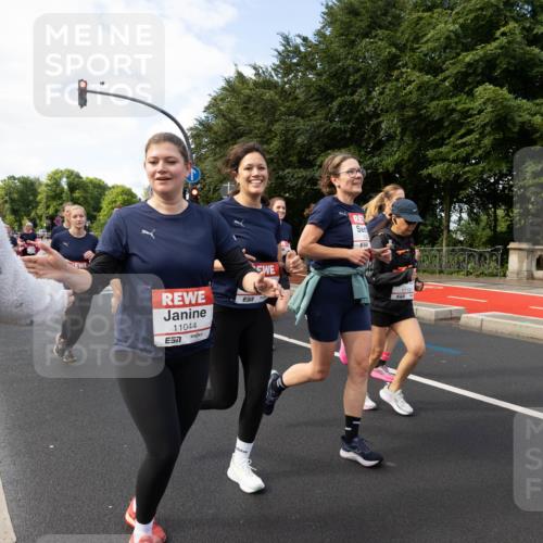 14.06.2026 - REWE Women's Run Michael Strokosch http://msf.ph/oto/9782550 14.06.2026 09:13:43 Laufen 11044, 77, 11153 meine-sportfotos.de