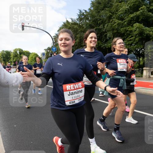 14.06.2026 - REWE Women's Run Michael Strokosch http://msf.ph/oto/9782558 14.06.2026 09:13:44 Laufen 11044, 11045, 7, 10915 meine-sportfotos.de