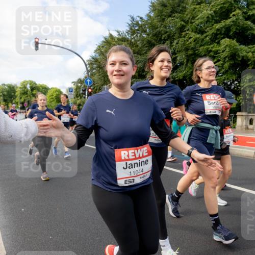 14.06.2026 - REWE Women's Run Michael Strokosch http://msf.ph/oto/9782560 14.06.2026 09:13:44 Laufen 11044, 7, 04, 10915 meine-sportfotos.de
