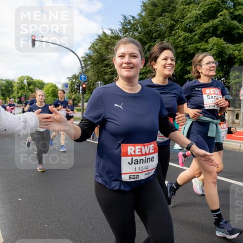 14.06.2026 - REWE Women's Run Michael Strokosch http://msf.ph/oto/9782562 14.06.2026 09:13:44 Laufen 11044, 45, 10, 7 meine-sportfotos.de