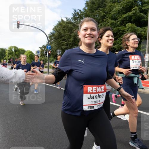 14.06.2026 - REWE Women's Run Michael Strokosch http://msf.ph/oto/9782564 14.06.2026 09:13:44 Laufen 11044, 10915 meine-sportfotos.de