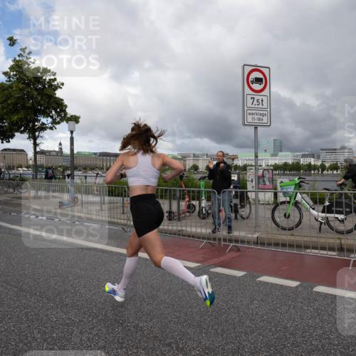 14.06.2026 - REWE Women's Run Michael Strokosch http://msf.ph/oto/9782618 14.06.2026 09:36:12 Laufen 7, 5, 11, 18 meine-sportfotos.de