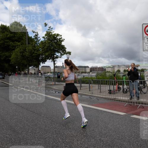 14.06.2026 - REWE Women's Run Michael Strokosch http://msf.ph/oto/9782631 14.06.2026 09:36:12 Laufen 7, 5, 11, 18 meine-sportfotos.de