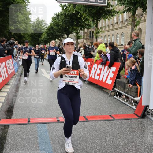 14.06.2026 - REWE Women's Run Strokosch-Dieckow http://msf.ph/oto/9782665 14.06.2026 10:01:13 Ziel 10068, 10204, 10370, 10393, 10522, 10576, 10594, 10613, 10663, 11104, 11150, 11265, 11308, 11334, 11440, 11472, 11522 meine-sportfotos.de