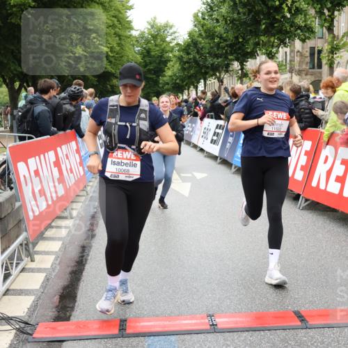 14.06.2026 - REWE Women's Run Strokosch-Dieckow http://msf.ph/oto/9782682 14.06.2026 10:01:14 Ziel 10068, 10204, 10370, 10393, 10522, 10576, 10594, 10663, 11104, 11150, 11265, 11308, 11334, 11440, 11472, 11522 meine-sportfotos.de