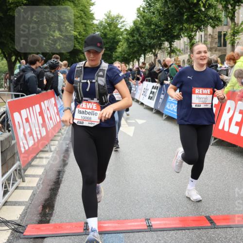 14.06.2026 - REWE Women's Run Strokosch-Dieckow http://msf.ph/oto/9782700 14.06.2026 10:01:15 Ziel 10068, 10204, 10370, 10393, 10522, 10576, 10663, 11104, 11150, 11265, 11308, 11334, 11412, 11440, 11472, 11522 meine-sportfotos.de