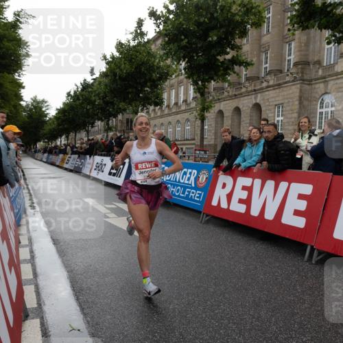 14.06.2026 - REWE Women's Run Michael Strokosch http://msf.ph/oto/9782702 14.06.2026 09:43:23 Laufen  meine-sportfotos.de