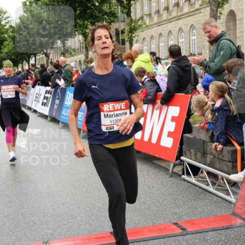 14.06.2026 - REWE Women's Run Strokosch-Dieckow http://msf.ph/oto/9782790 14.06.2026 10:01:18 Ziel 10068, 10204, 10221, 10370, 10522, 10576, 10933, 11150, 11265, 11308, 11412, 11440, 11472, 11522 meine-sportfotos.de
