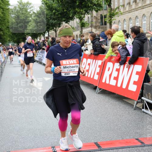 14.06.2026 - REWE Women's Run Strokosch-Dieckow http://msf.ph/oto/9782825 14.06.2026 10:01:19 Ziel 10068, 10221, 10522, 10576, 10933, 11150, 11265, 11308, 11412, 11440, 11522 meine-sportfotos.de