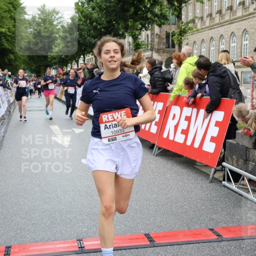 14.06.2026 - REWE Women's Run Strokosch-Dieckow http://msf.ph/oto/9782877 14.06.2026 10:01:23 Ziel 10121, 10221, 10792, 10933, 11265, 11308, 11375, 11412, 11522 meine-sportfotos.de