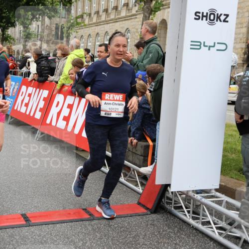 14.06.2026 - REWE Women's Run Strokosch-Dieckow http://msf.ph/oto/9782928 14.06.2026 10:01:27 Ziel 10121, 10221, 10792, 10933, 11375, 11412 meine-sportfotos.de