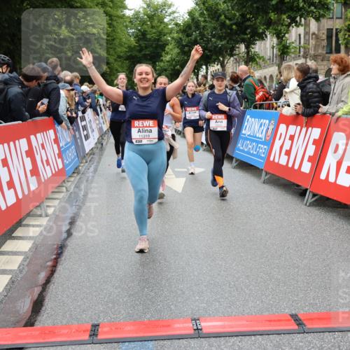 14.06.2026 - REWE Women's Run Strokosch-Dieckow http://msf.ph/oto/9782991 14.06.2026 10:01:32 Ziel 10077, 10121, 10369, 10792, 10812, 10828, 10902, 10966, 11196, 11206, 11319, 11375 meine-sportfotos.de