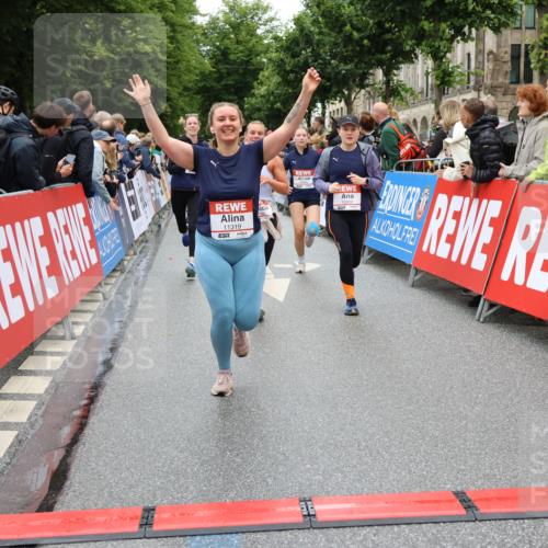 14.06.2026 - REWE Women's Run Strokosch-Dieckow http://msf.ph/oto/9783001 14.06.2026 10:01:32 Ziel 10077, 10121, 10369, 10792, 10812, 10828, 10902, 10966, 11196, 11206, 11319, 11375 meine-sportfotos.de