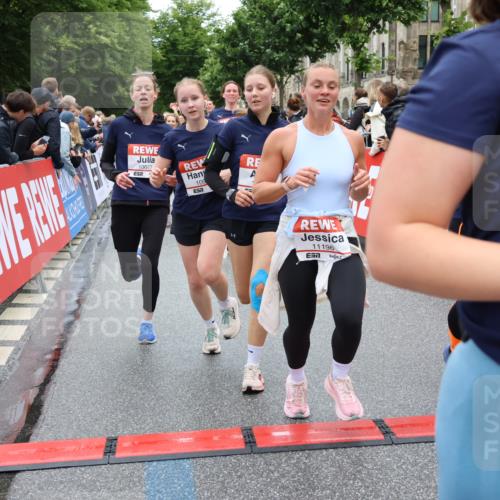 14.06.2026 - REWE Women's Run Strokosch-Dieckow http://msf.ph/oto/9783035 14.06.2026 10:01:34 Ziel 10077, 10121, 10315, 10369, 10792, 10812, 10824, 10828, 10902, 10915, 10966, 11018, 11044, 11196, 11206, 11319, 11375 meine-sportfotos.de