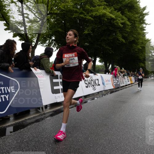 14.06.2026 - REWE Women's Run Michael Strokosch http://msf.ph/oto/9783036 14.06.2026 09:44:51 Laufen 328, 7 meine-sportfotos.de