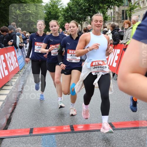 14.06.2026 - REWE Women's Run Strokosch-Dieckow http://msf.ph/oto/9783044 14.06.2026 10:01:34 Ziel 10077, 10121, 10315, 10369, 10792, 10812, 10824, 10828, 10902, 10915, 10966, 11018, 11044, 11196, 11206, 11319, 11375 meine-sportfotos.de