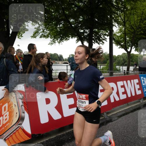 14.06.2026 - REWE Women's Run Michael Strokosch http://msf.ph/oto/9783071 14.06.2026 09:47:26 Laufen 10, 18, 2752, 2552, 2352, 97, 10, 08, 17, 56, 80, 7645, 10601 meine-sportfotos.de