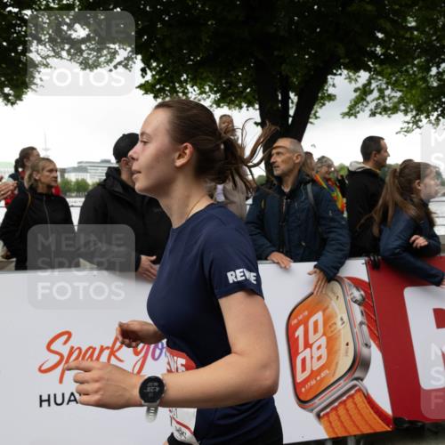 14.06.2026 - REWE Women's Run Michael Strokosch http://msf.ph/oto/9783087 14.06.2026 09:47:27 Laufen 10, 18, 2562, 10, 08, 17, 56, 80, 97, 02, 1952, 1752, 280, 46, 33, 82, 10, 18, 10, 08, 17, 56, 80 meine-sportfotos.de