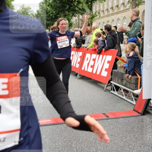 14.06.2026 - REWE Women's Run Strokosch-Dieckow http://msf.ph/oto/9783088 14.06.2026 10:01:35 Ziel 10077, 10315, 10369, 10792, 10812, 10824, 10828, 10902, 10915, 10966, 11018, 11044, 11045, 11196, 11206, 11319, 11361 meine-sportfotos.de