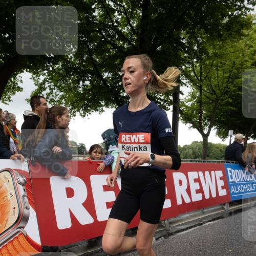 14.06.2026 - REWE Women's Run Michael Strokosch http://msf.ph/oto/9783111 14.06.2026 09:47:32 Laufen 2352, 97, 002, 1752, 7645 meine-sportfotos.de