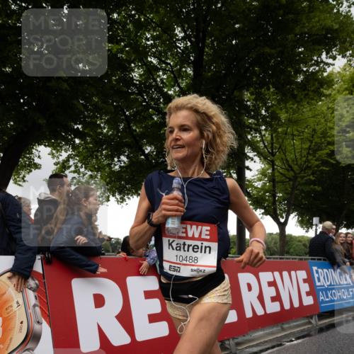 14.06.2026 - REWE Women's Run Michael Strokosch http://msf.ph/oto/9783140 14.06.2026 09:47:36 Laufen 2552, 2352, 97, 02, 1752, 10488 meine-sportfotos.de