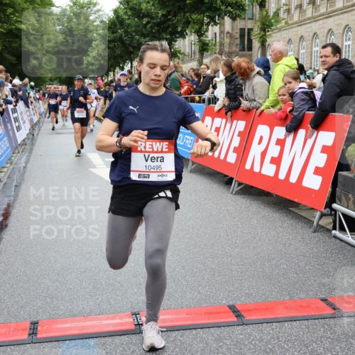 14.06.2026 - REWE Women's Run Strokosch-Dieckow http://msf.ph/oto/9783144 14.06.2026 10:01:46 Ziel 10165, 10307, 10315, 10482, 10495, 11013, 11044, 11045, 11361 meine-sportfotos.de