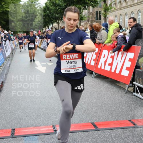14.06.2026 - REWE Women's Run Strokosch-Dieckow http://msf.ph/oto/9783162 14.06.2026 10:01:46 Ziel 10165, 10307, 10315, 10482, 10495, 11013, 11044, 11045, 11361 meine-sportfotos.de