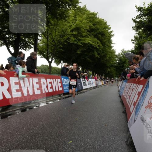 14.06.2026 - REWE Women's Run Michael Strokosch http://msf.ph/oto/9783260 14.06.2026 09:48:14 Laufen 10, 18, 10, 08, 17, 56, 80, 5 meine-sportfotos.de