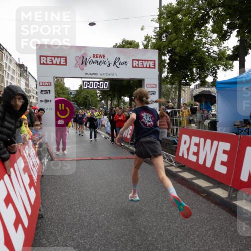 14.06.2026 - REWE Women's Run Michael Strokosch http://msf.ph/oto/9783456 14.06.2026 09:49:17 Laufen 5, 2, 0, 00, 00, 57 meine-sportfotos.de