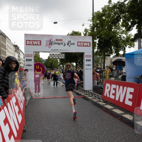 14.06.2026 - REWE Women's Run Michael Strokosch http://msf.ph/oto/9783471 14.06.2026 09:49:18 Laufen 5, 0, 00, 00, 111, 340 meine-sportfotos.de