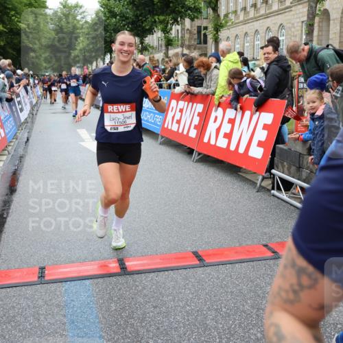 14.06.2026 - REWE Women's Run Strokosch-Dieckow http://msf.ph/oto/9783551 14.06.2026 10:02:03 Ziel 10431, 10521, 10817, 11038, 11039, 11041, 11139, 11162, 11180, 11225, 11285, 11506 meine-sportfotos.de