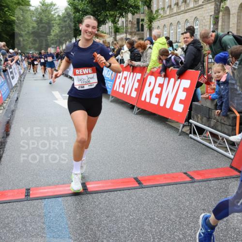 14.06.2026 - REWE Women's Run Strokosch-Dieckow http://msf.ph/oto/9783560 14.06.2026 10:02:03 Ziel 10431, 10521, 10817, 11038, 11039, 11041, 11139, 11162, 11180, 11225, 11285, 11506 meine-sportfotos.de