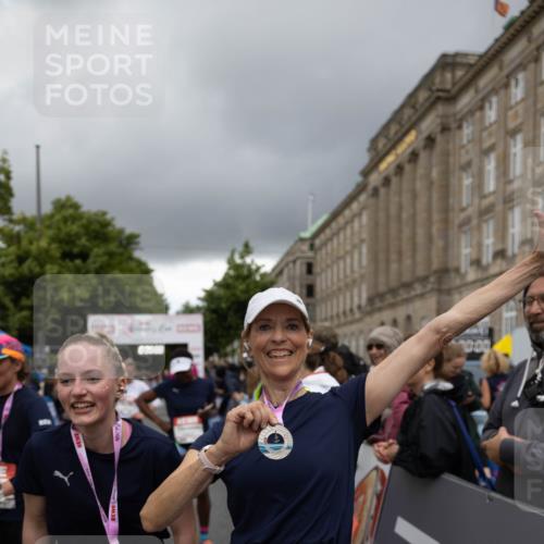 14.06.2026 - REWE Women's Run Michael Strokosch http://msf.ph/oto/9783574 14.06.2026 09:52:25 Laufen 10999, 10604, 7000, 34 meine-sportfotos.de