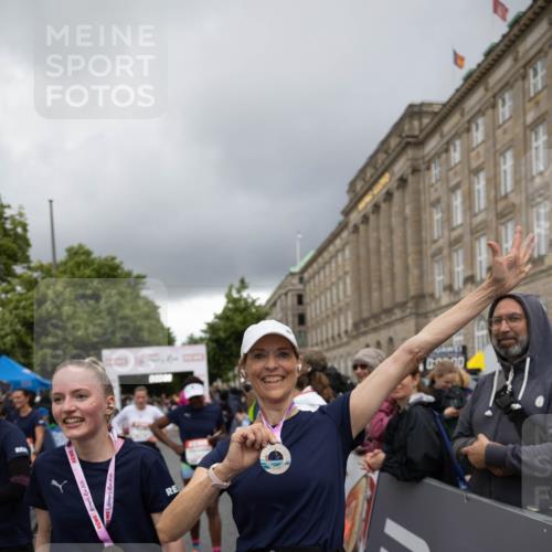 14.06.2026 - REWE Women's Run Michael Strokosch http://msf.ph/oto/9783576 14.06.2026 09:52:25 Laufen 10999, 10604, 1000, 34 meine-sportfotos.de
