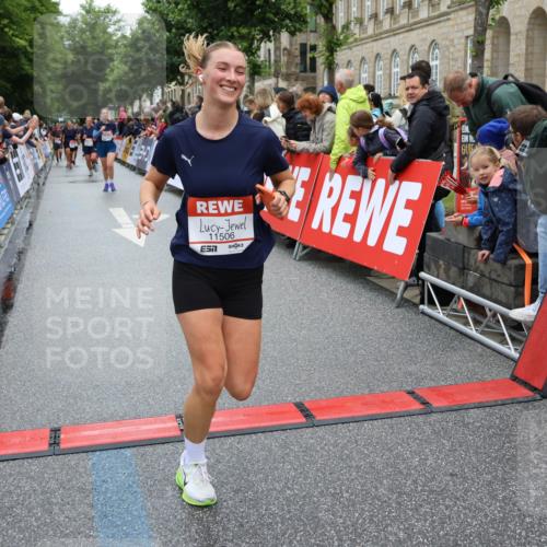 14.06.2026 - REWE Women's Run Strokosch-Dieckow http://msf.ph/oto/9783591 14.06.2026 10:02:03 Ziel 10431, 10521, 10817, 11038, 11039, 11041, 11139, 11162, 11180, 11225, 11285, 11506 meine-sportfotos.de
