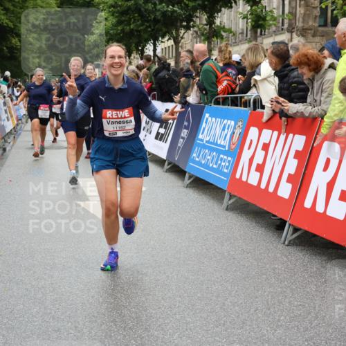 14.06.2026 - REWE Women's Run Strokosch-Dieckow http://msf.ph/oto/9783619 14.06.2026 10:02:06 Ziel 10521, 10817, 10860, 11039, 11041, 11139, 11162, 11180, 11225, 11506, 11511, 11514 meine-sportfotos.de