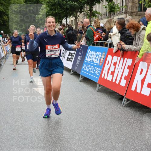 14.06.2026 - REWE Women's Run Strokosch-Dieckow http://msf.ph/oto/9783630 14.06.2026 10:02:06 Ziel 10521, 10817, 10860, 11039, 11041, 11139, 11162, 11180, 11225, 11506, 11511, 11514 meine-sportfotos.de