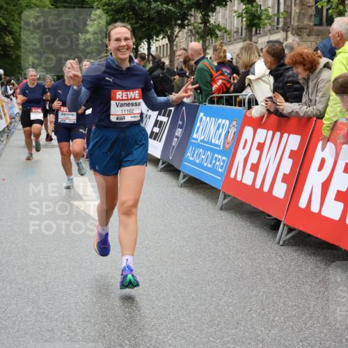 14.06.2026 - REWE Women's Run Strokosch-Dieckow http://msf.ph/oto/9783652 14.06.2026 10:02:06 Ziel 10521, 10817, 10860, 11039, 11041, 11139, 11162, 11180, 11225, 11506, 11511, 11514 meine-sportfotos.de
