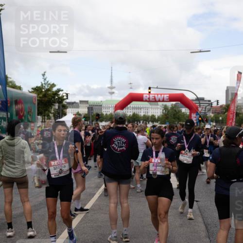 14.06.2026 - REWE Women's Run Michael Strokosch http://msf.ph/oto/9783768 14.06.2026 10:02:53 Laufen 10, 0312, 11066, 11240 meine-sportfotos.de