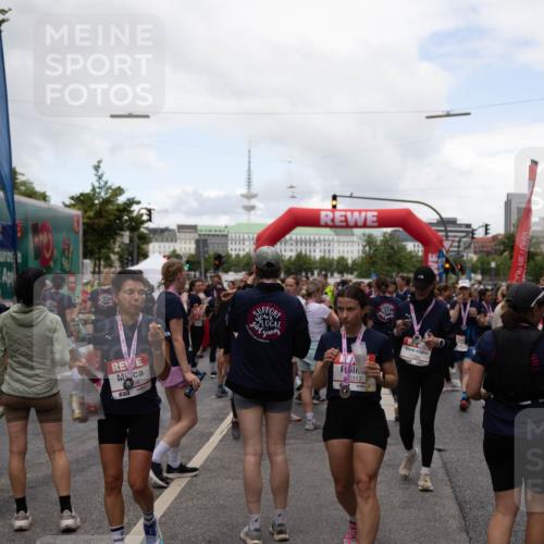 14.06.2026 - REWE Women's Run Michael Strokosch http://msf.ph/oto/9783770 14.06.2026 10:02:54 Laufen 56, 0312, 11240 meine-sportfotos.de