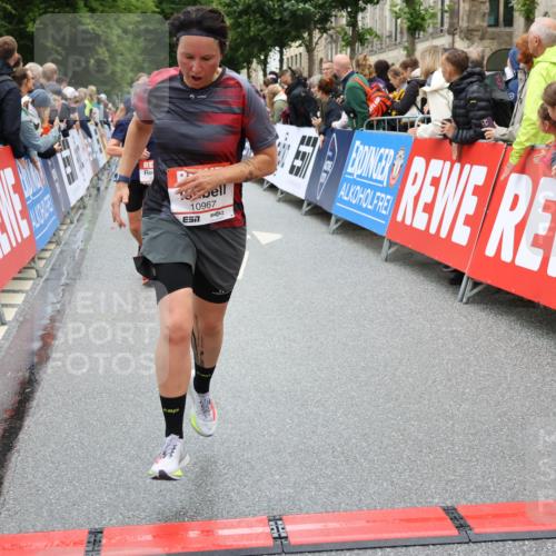14.06.2026 - REWE Women's Run Strokosch-Dieckow http://msf.ph/oto/9783793 14.06.2026 10:02:12 Ziel 10132, 10177, 10251, 10340, 10860, 10967, 11162, 11511, 11514 meine-sportfotos.de