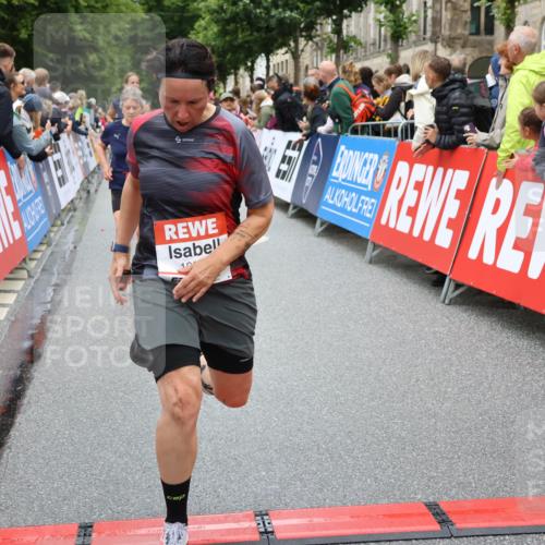14.06.2026 - REWE Women's Run Strokosch-Dieckow http://msf.ph/oto/9783820 14.06.2026 10:02:12 Ziel 10132, 10177, 10251, 10340, 10860, 10967, 11162, 11511, 11514 meine-sportfotos.de