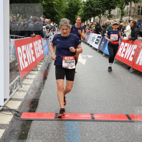 14.06.2026 - REWE Women's Run Strokosch-Dieckow http://msf.ph/oto/9783840 14.06.2026 10:02:14 Ziel 10132, 10177, 10251, 10340, 10860, 10967, 11162, 11511, 11512, 11513, 11514 meine-sportfotos.de